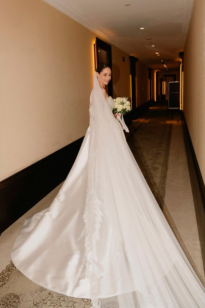 Elena Rivera con vestido de Pronovias en su boda en Madrid, 2026.