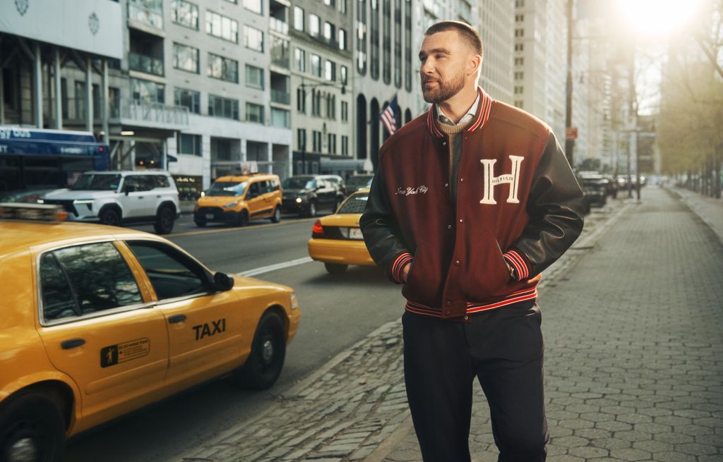 Travis Kelce para Tommy Hilfiger