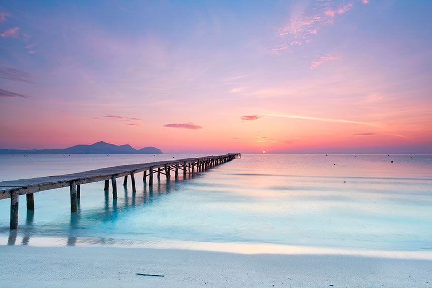 Atardecer en la playa de Muro en Mallorca