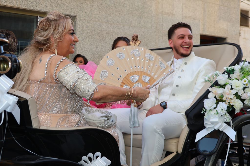 Dolores Montoya 'La Chispa' y su nieto Antonio durante su boda