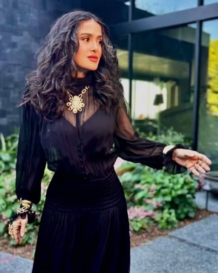 Salma Hayek se motró orgullosa de sus canas durante su asistencia a la ceremonia del Breakthrough Priza