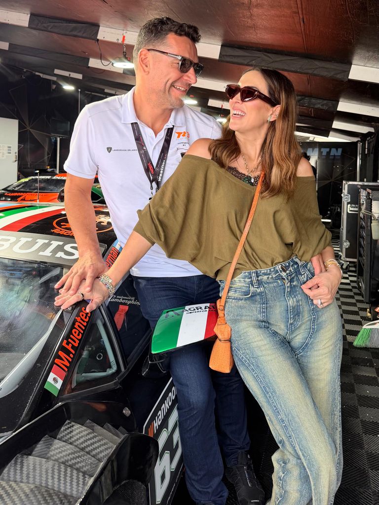 Martín Fuentes y Jacky Bracamontes cumplen 15 años de casados.
