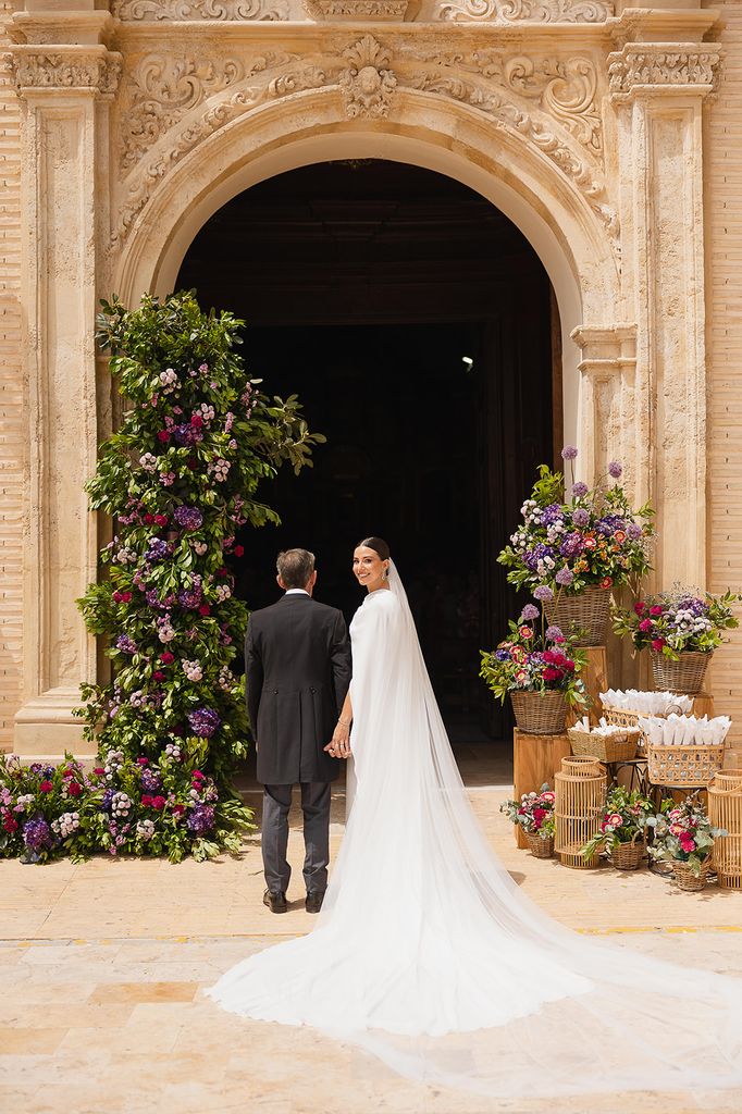 Boda religiosa novia con padrino