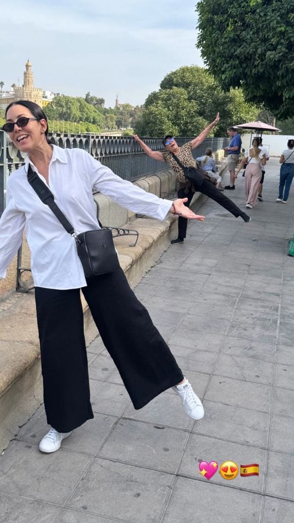 Madre e hija continúan con su tour por España.
