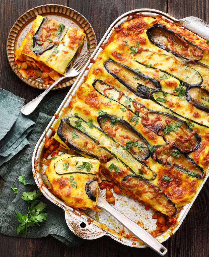 Lasaña de verduras y legumbres.