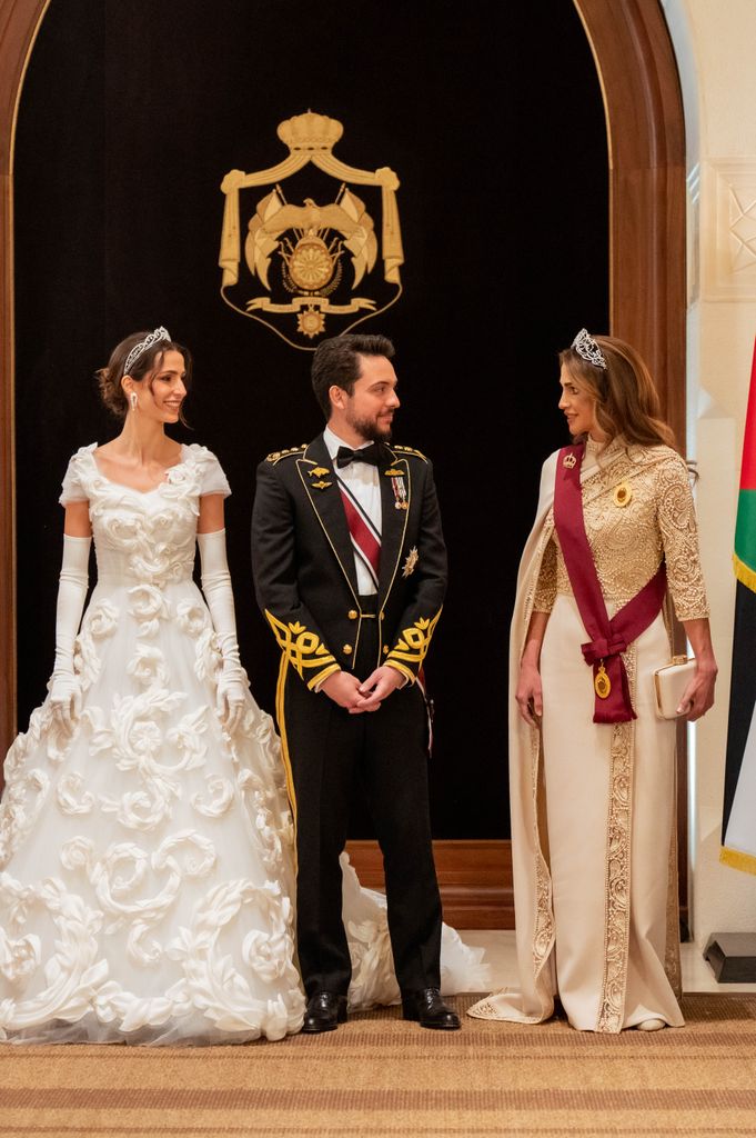 Rania, con su tiara de Fred en la boda el príncipe heredero Abadalá y la princesa Rajwa en Amán el 1 de junio de 2023.