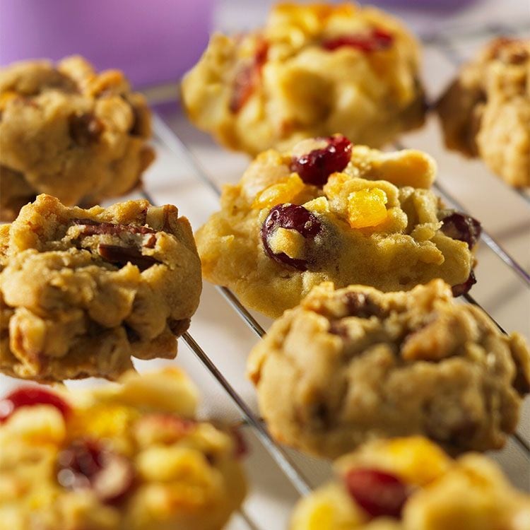 'Cookies' de nueces pecanas, albaricoque y arándanos con sirope de arce