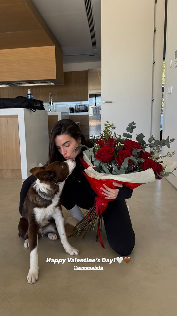 El ramo que Marc le ha regalado a Gemma Pinto