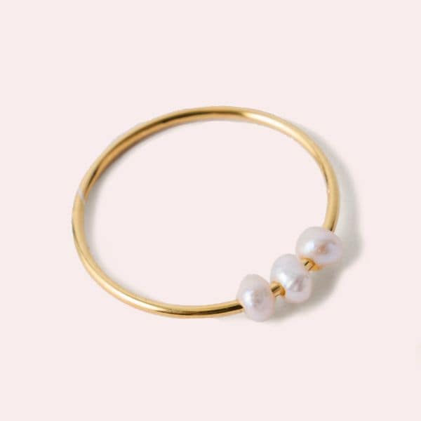 Anillo con 3 perlas oro