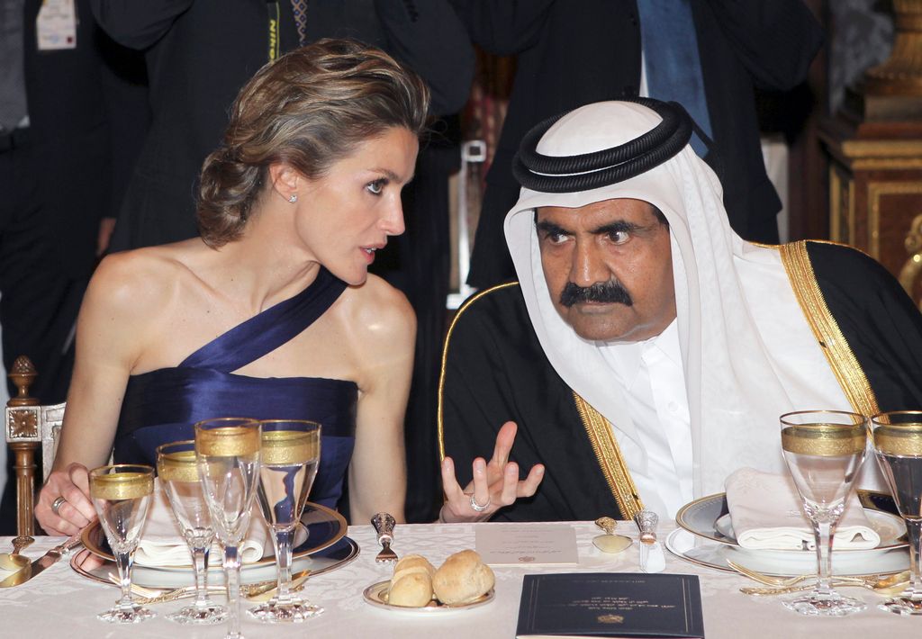 El exemir de Catar, Hamad Bin Jalifa al-Thani, en una cena en el Palacio Real de Madrid cuando Letizia todavía era princesa