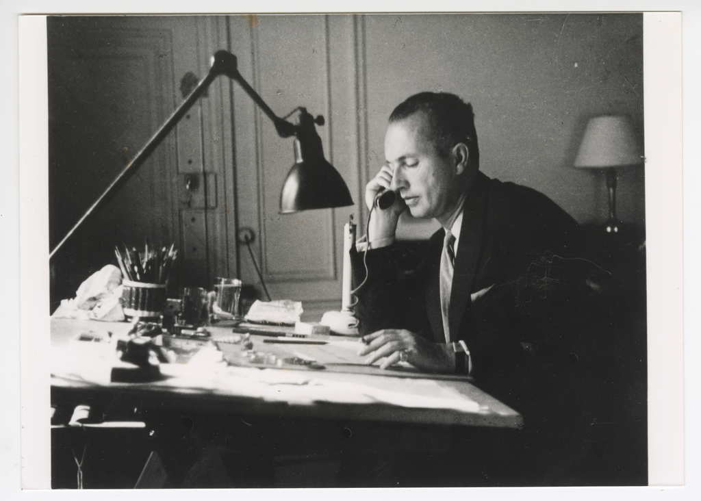 Jean Schlumberger, uno de los artistas más talentosos del siglo XX, cambió para siempre el mundo del diseño de joyería cuando se incorporó a Tiffany & Co. en 1956.