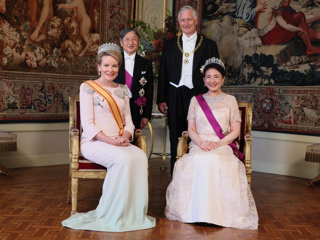 Posado oficial de la Familia Real de Bélgica junto a los Emperadores de Japón