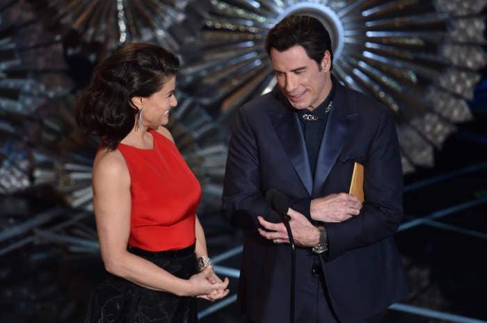 John Travolta y su confusión con Idina Menzel a la que llamó Adele Dazeem