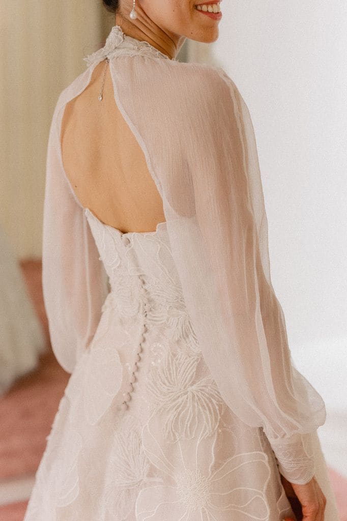 La boda de Elena con vestido de Inés Lacasa