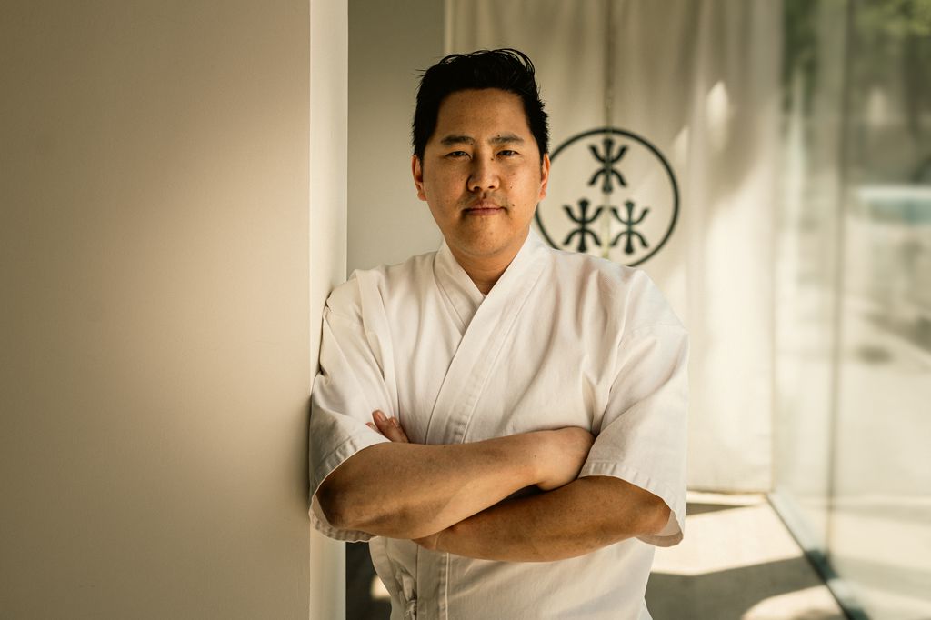 El chef Steven Wu de Sen Omakase