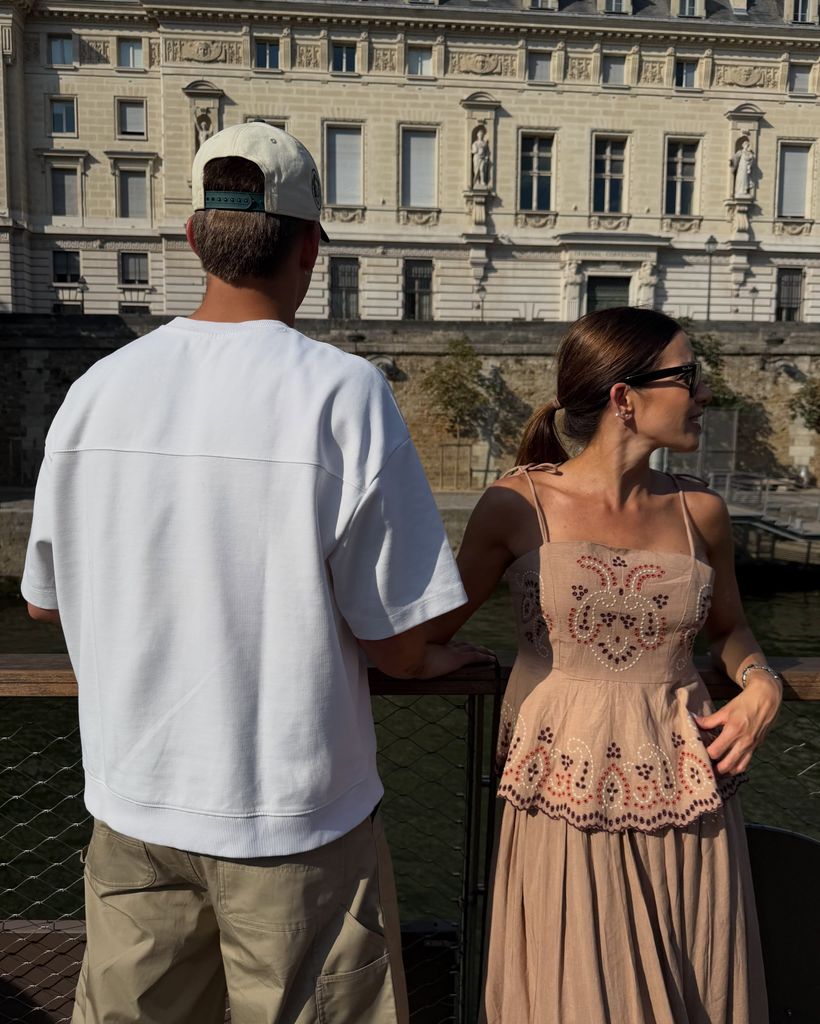 Virginia ha sorprendido a su hijo con un viaje a París por su cumpleaños