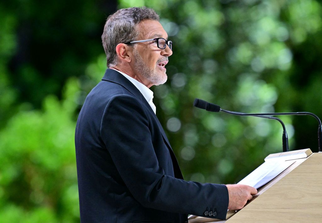 El actor malagueño, subido al atril
