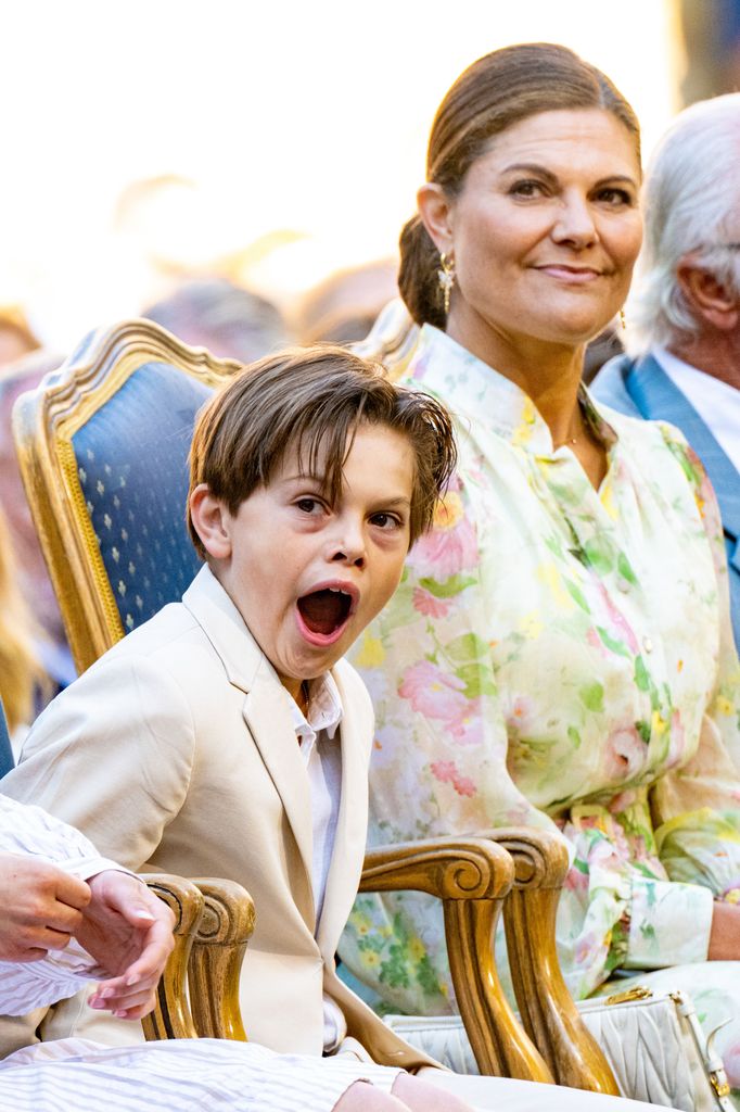 La princesa Victoria y su hijo, el príncipe Oscar