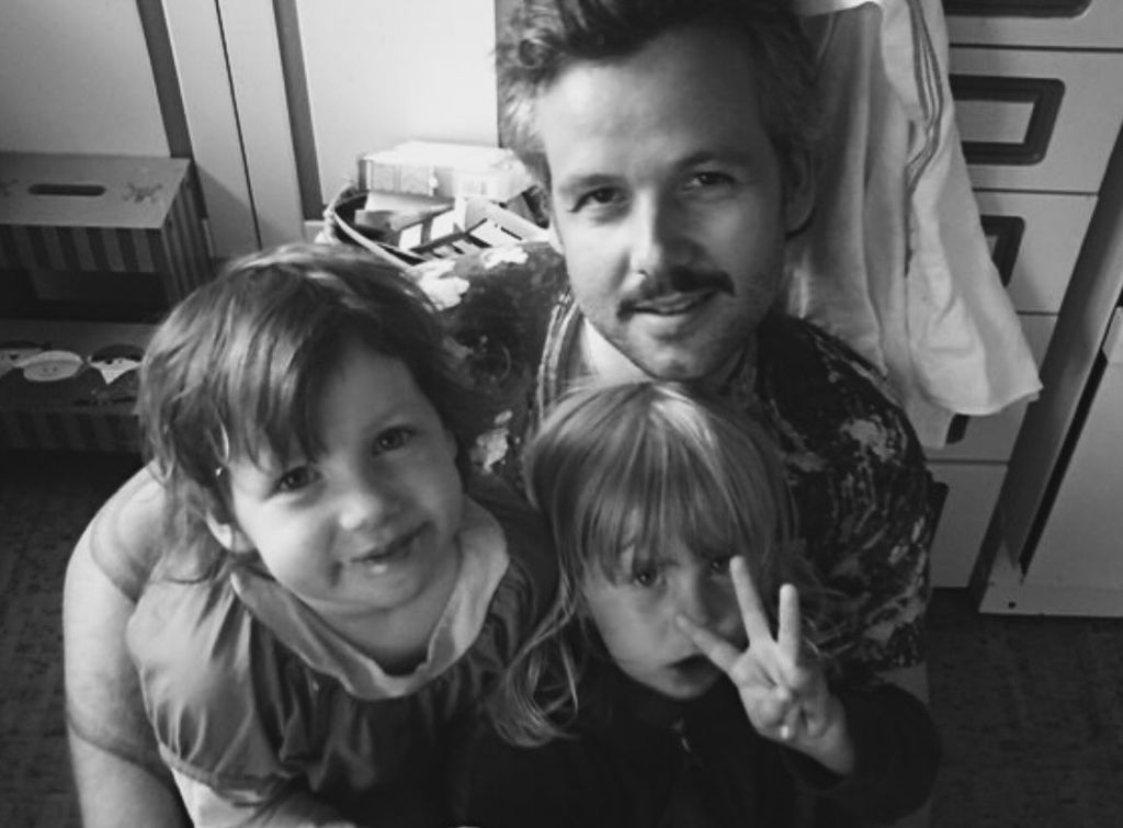 La imagen que Leah ha subido a sus redes sociales junto a su padre y su hermana Maud Angelica