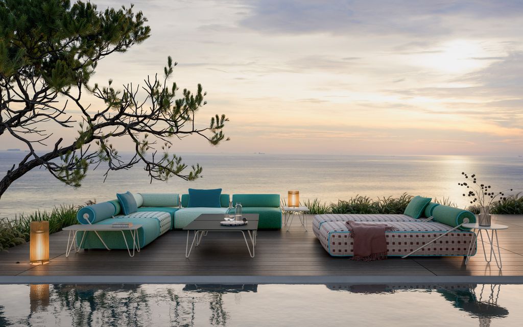 Salón de verano con sofá modular