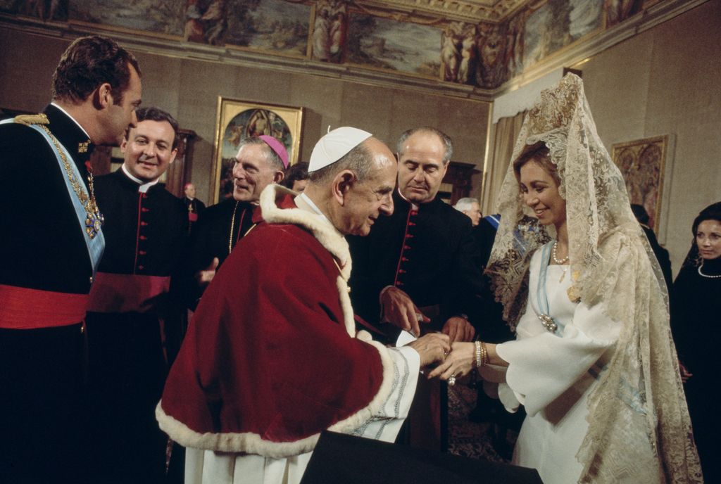 La reina Sofía con el papa Pablo VI en el Vaticano, 1977.