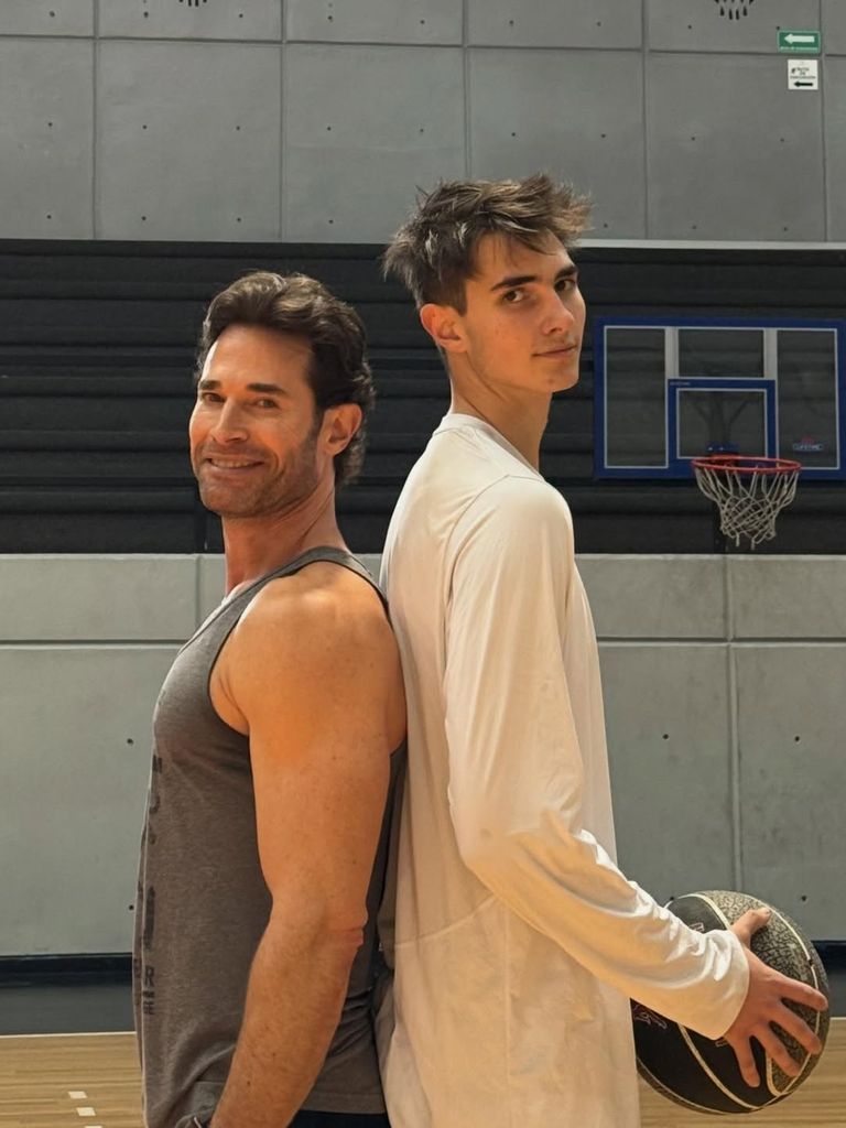 El joven se mudó a Miami para perseguir su sueño de convertirse en basquetbolista profesional.