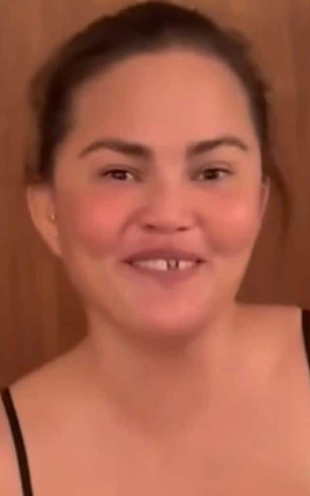 Chrissy Teigen se tomó con humor el incidente y lo compartió en sus redes sociales.