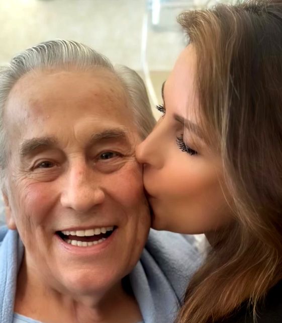 Paloma Cuevas, con su padre en las imágenes que compartía este fin de semana