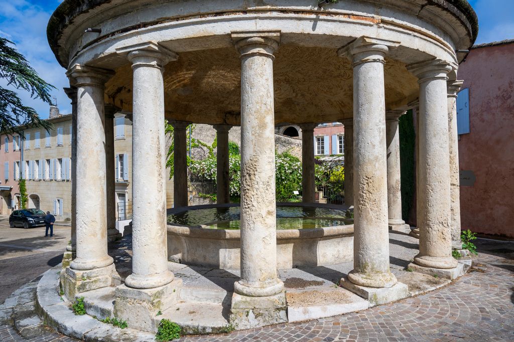 Lavadero de Grignan, conocido como el Templo del Agua