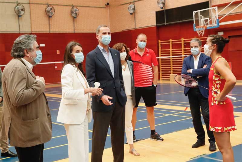 Reyes Felipe y Letizia con Carolina Marín