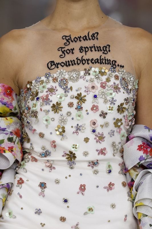 Detalle de uno de los diseños de la colección Bridal 2027 de Mariano Moreno