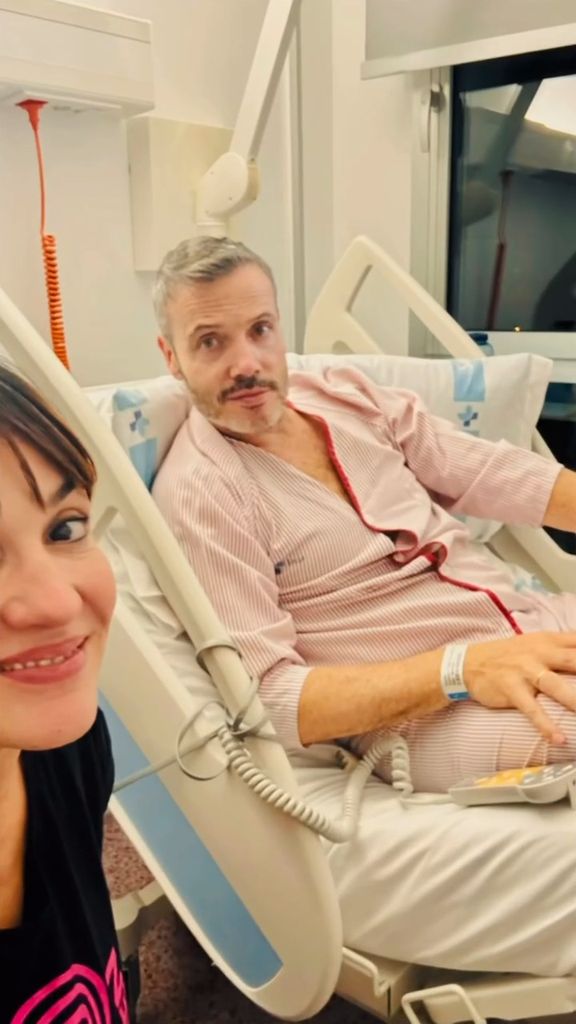 Irene Villa en el hospital con su marido, David Serrato