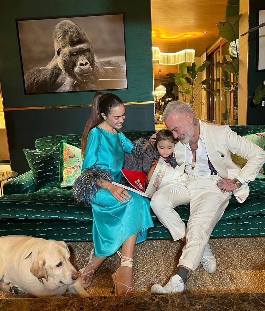 Sharon Fonseca y Gianluca Vacchi con su hija Blu Jerusalema.
