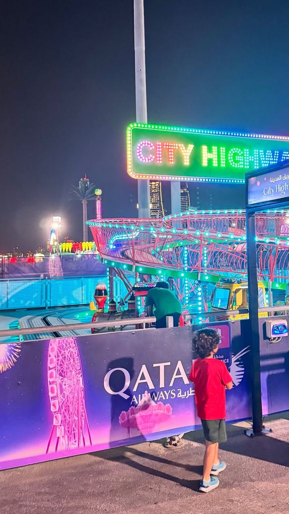 Ana Boyer y Fernando Verdasco en un parque de atracciones con sus hijos en Catar