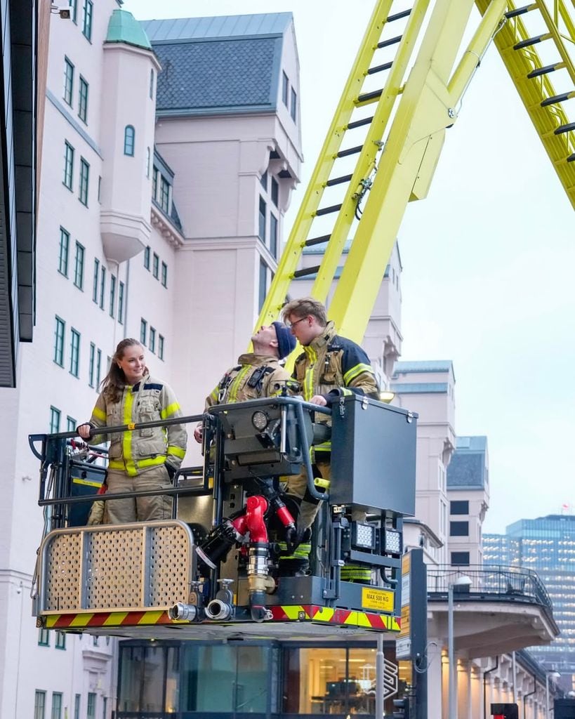 Los dos hermanos han participado en ejercicios de entrenamiento en el principal parque de bomberos de la capital noruega