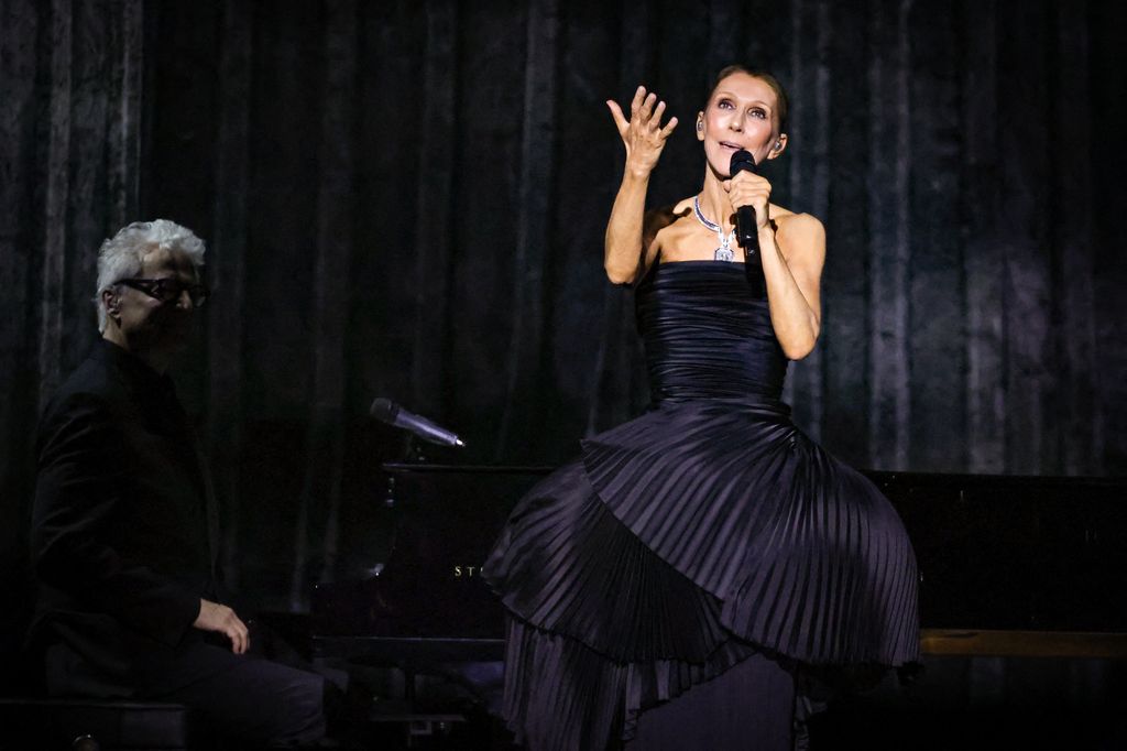 Céline Dion, en uno de sus conciertos en el Plenitude Arena de Nanterre