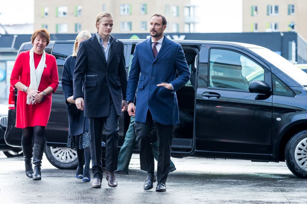 El príncipe Haakon se ha pronunciado sobre la situación de su hijastro.
