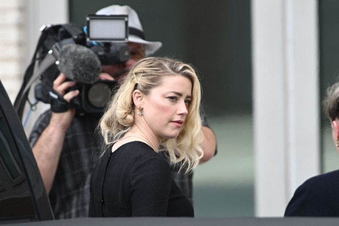 Amber Heard llegando a los tribunales 