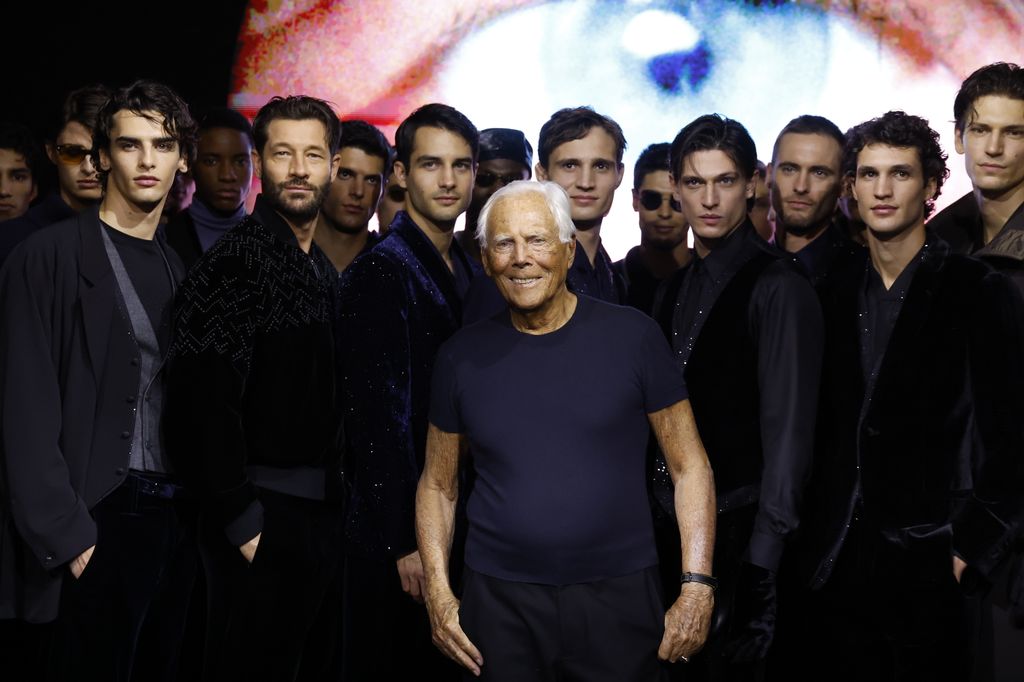 Giorgio Armani en la pasarela de la colección masculina de Otoño 2024, en el Men's Fashion Week de Milán, el 15 de enero de 2024.