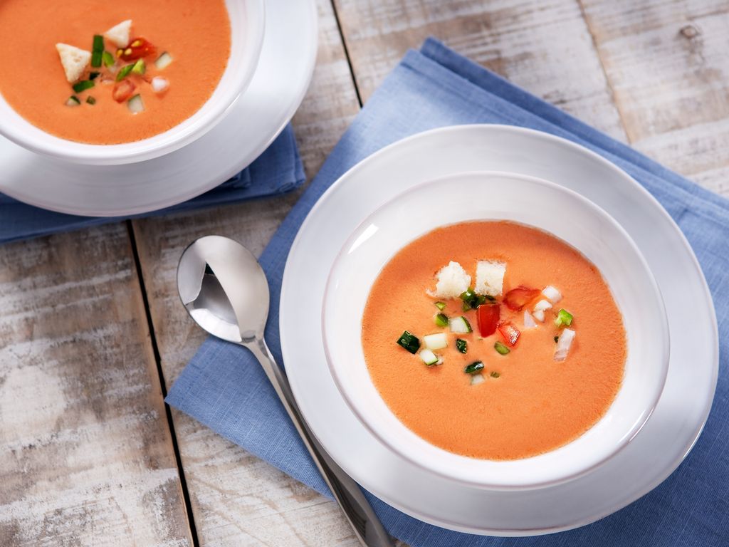 Gazpacho con guarnición