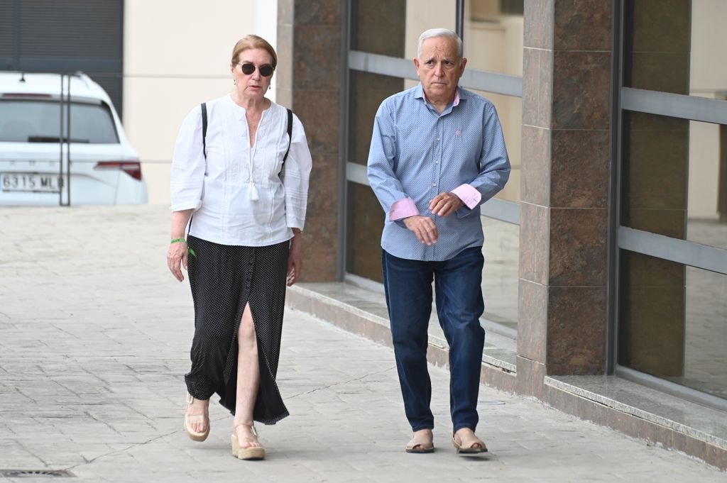 Gloria Mohedano y José Antonio llegan al tanatorio para despedir a Michu