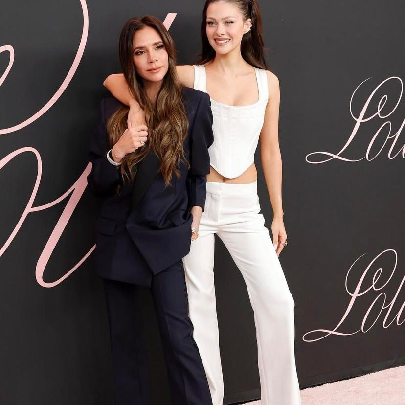 Victoria Bekcham y Nicola Peltz tienen una estrecha relación donde ambas se apoyan mutuamente en sus proyectos