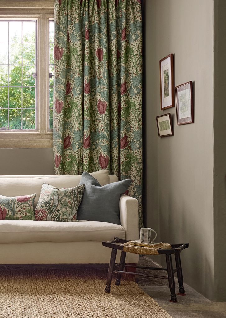 Cortinas con estampados florales de William Morris