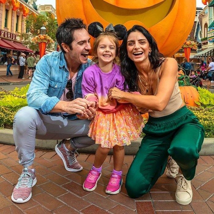 Aislinn Derbez y su hija Kailani Ochmann