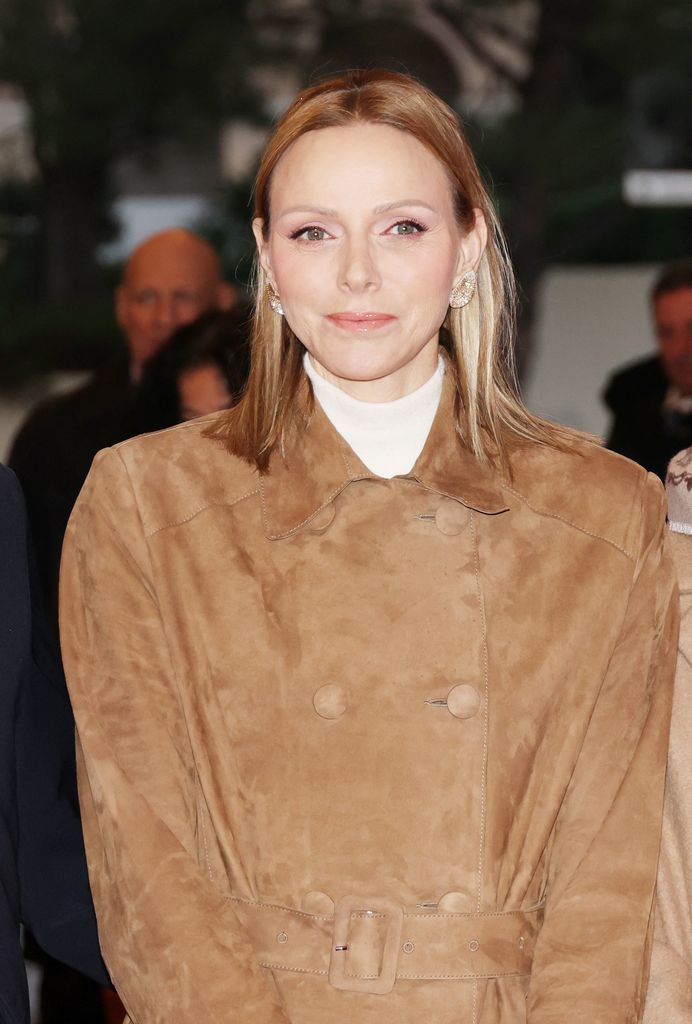 La Princesa Charlene en el estreno de "Mónaco bajo las estrellas" en la Gran Carpa de Fontvieille, el 22 de diciembre de 2025