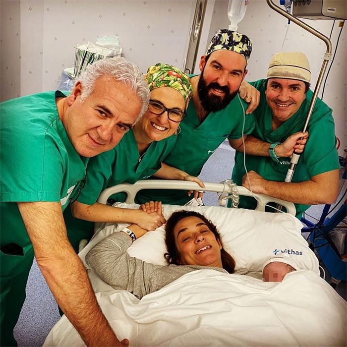 Toñi Moreno en su primera foto con su hija Lola
