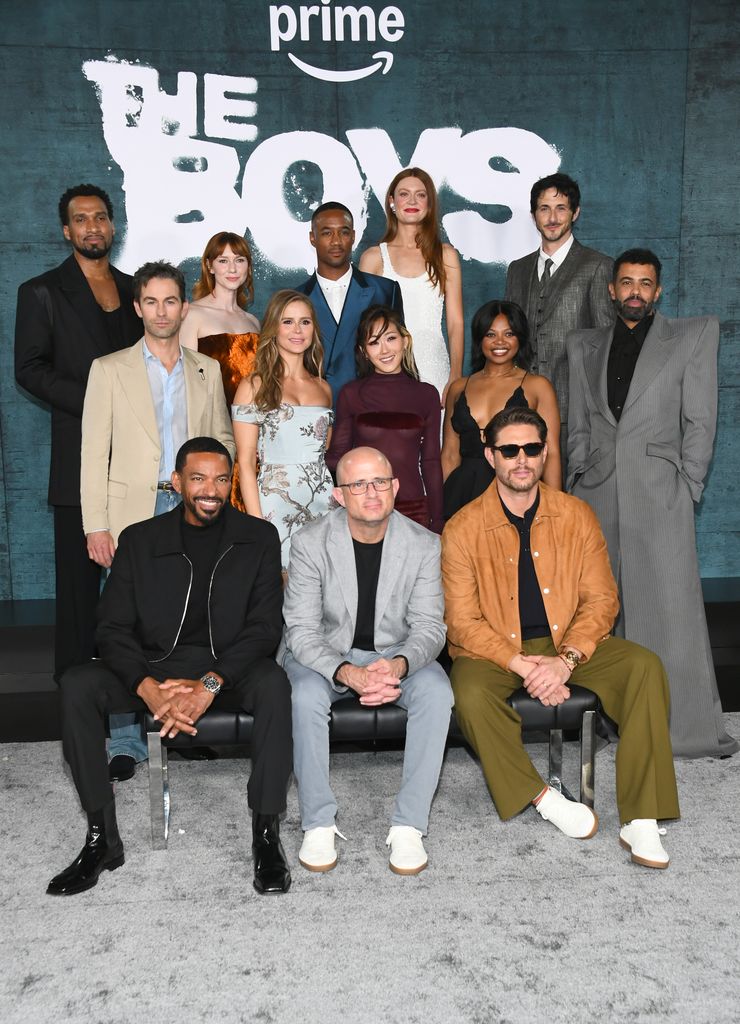 Laz Alonso, Nathan Mitchell, Chace Crawford, Valorie Curry, Erin Moriarty, Jessie T. Usher, Karen Fukuhara, Colby Minifie, Eric Kripke, Susan Heyward, Jensen Ackles, Tomer Capone y Daveed Diggs en el estreno del final de la serie "The Boys" en el The United Theater de Broadway (Los Ángeles, California), el 19 de mayo de 2026