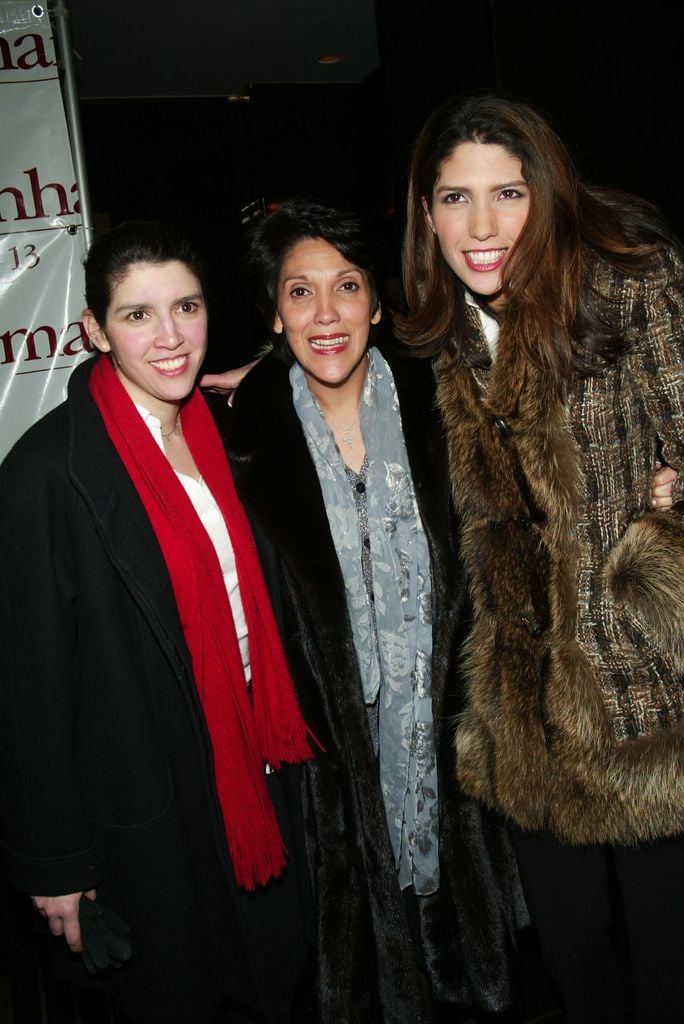 Guadalupe Rodríguez, madre de Jennifer Lopez, con sus hijas Leslie y Lynda.