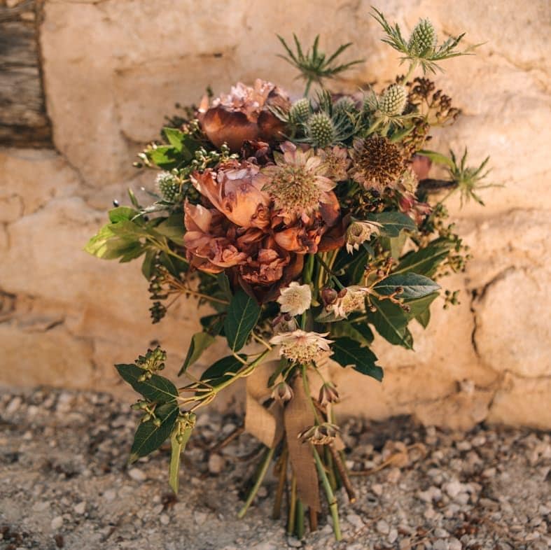 Ramos de novia de peonías marrones