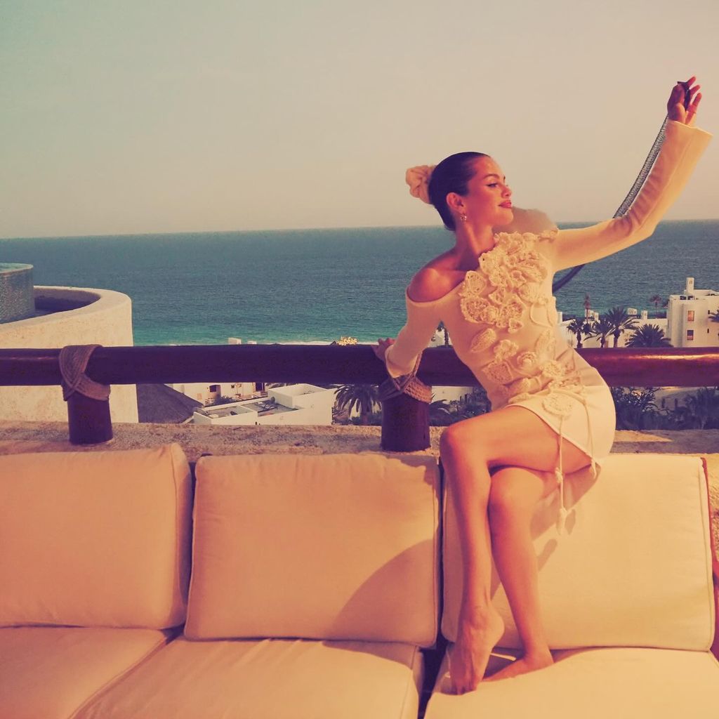 Emocionada por su próxima boda, Selena Homez compartió algunas fotos de su despedida de soltera en Los Cabos.´